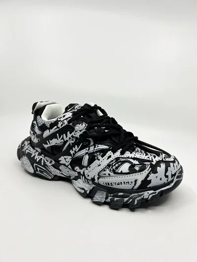 Balenciaga track1