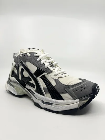 Balenciaga runner