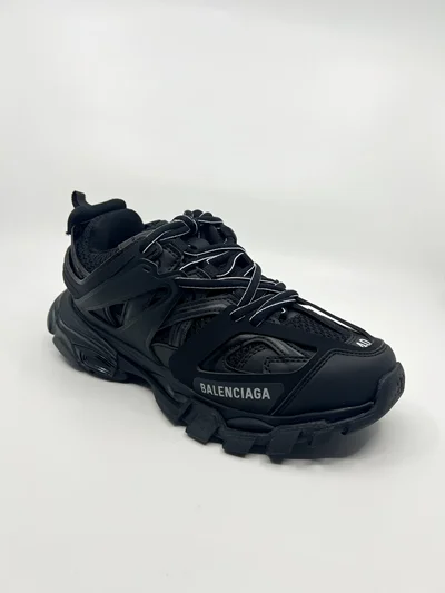 Balenciaga track1